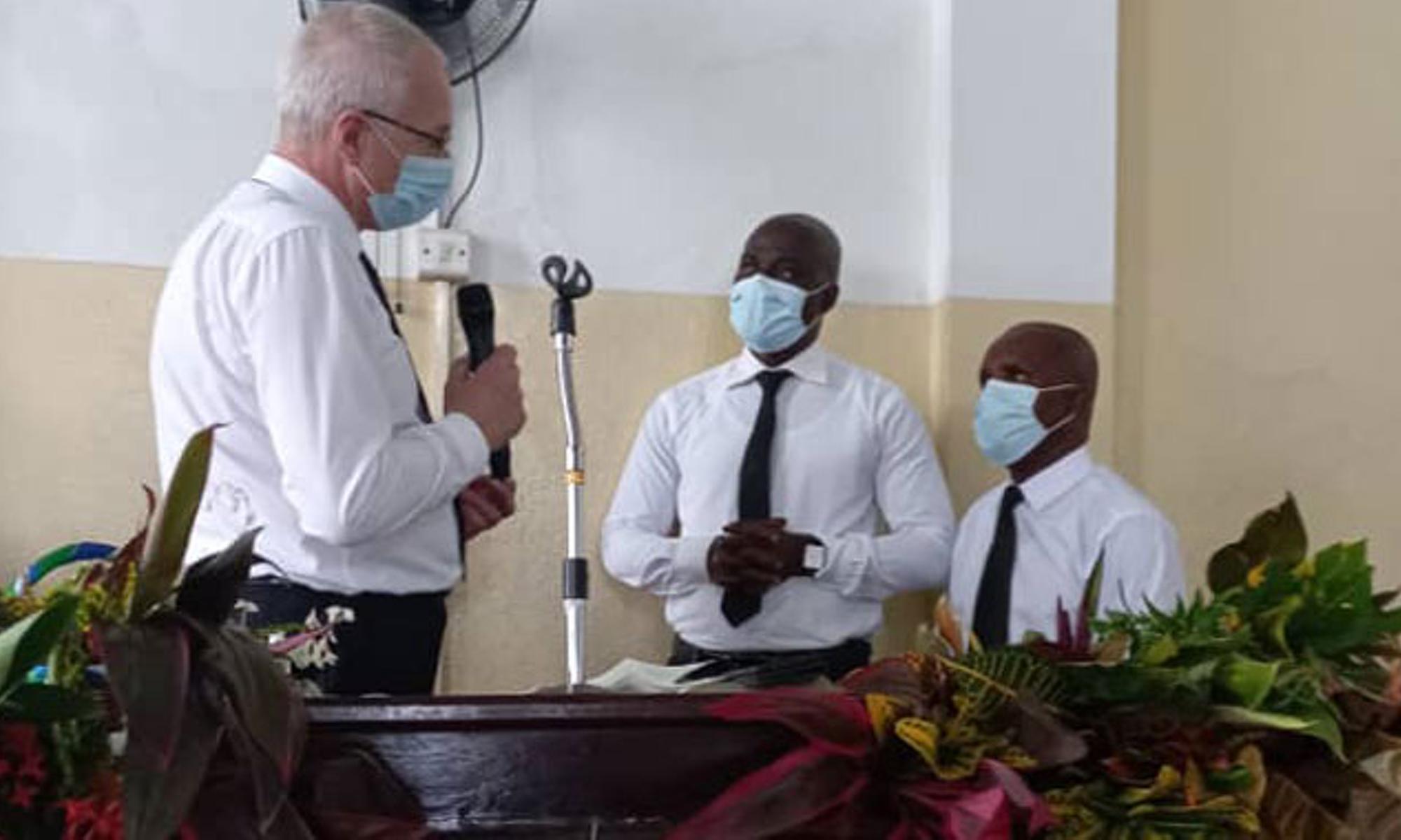 Zwei neue Apostel für Guinea werden ordiniert