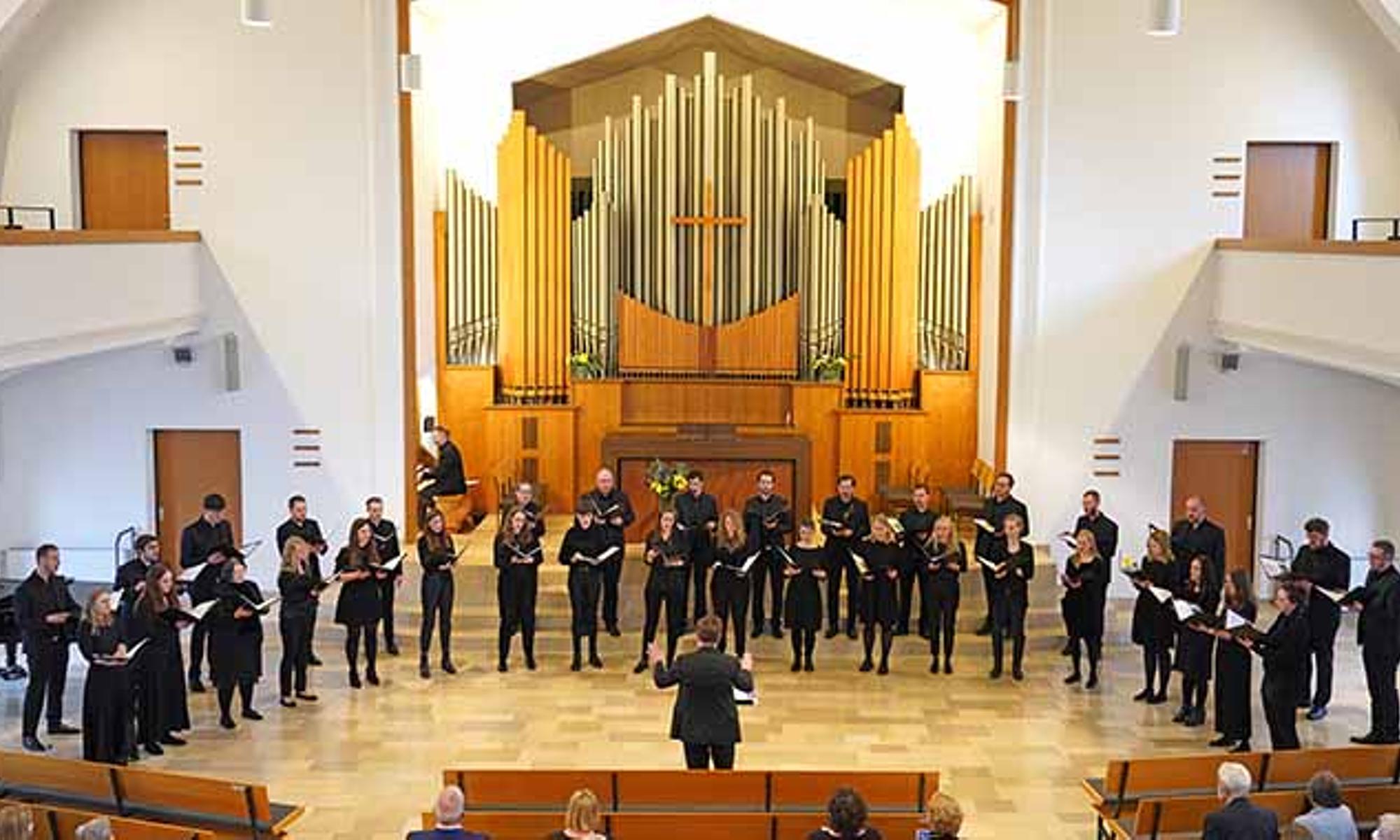 Der "Junge Chor" in der neuapostolischen Kirche in Stuttgart-Süd
