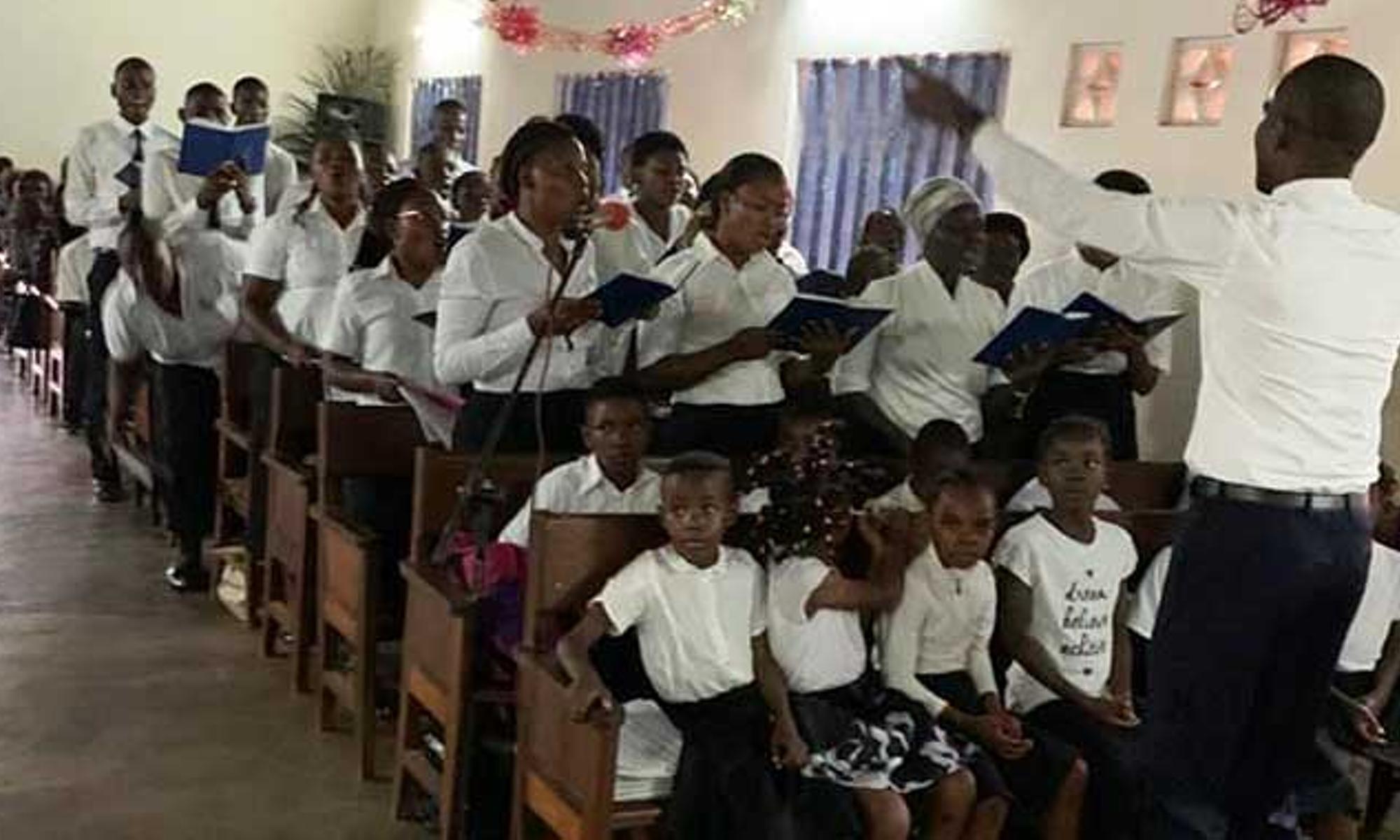 Gottesdienst in Youndé-Ekounou (Kamerun)