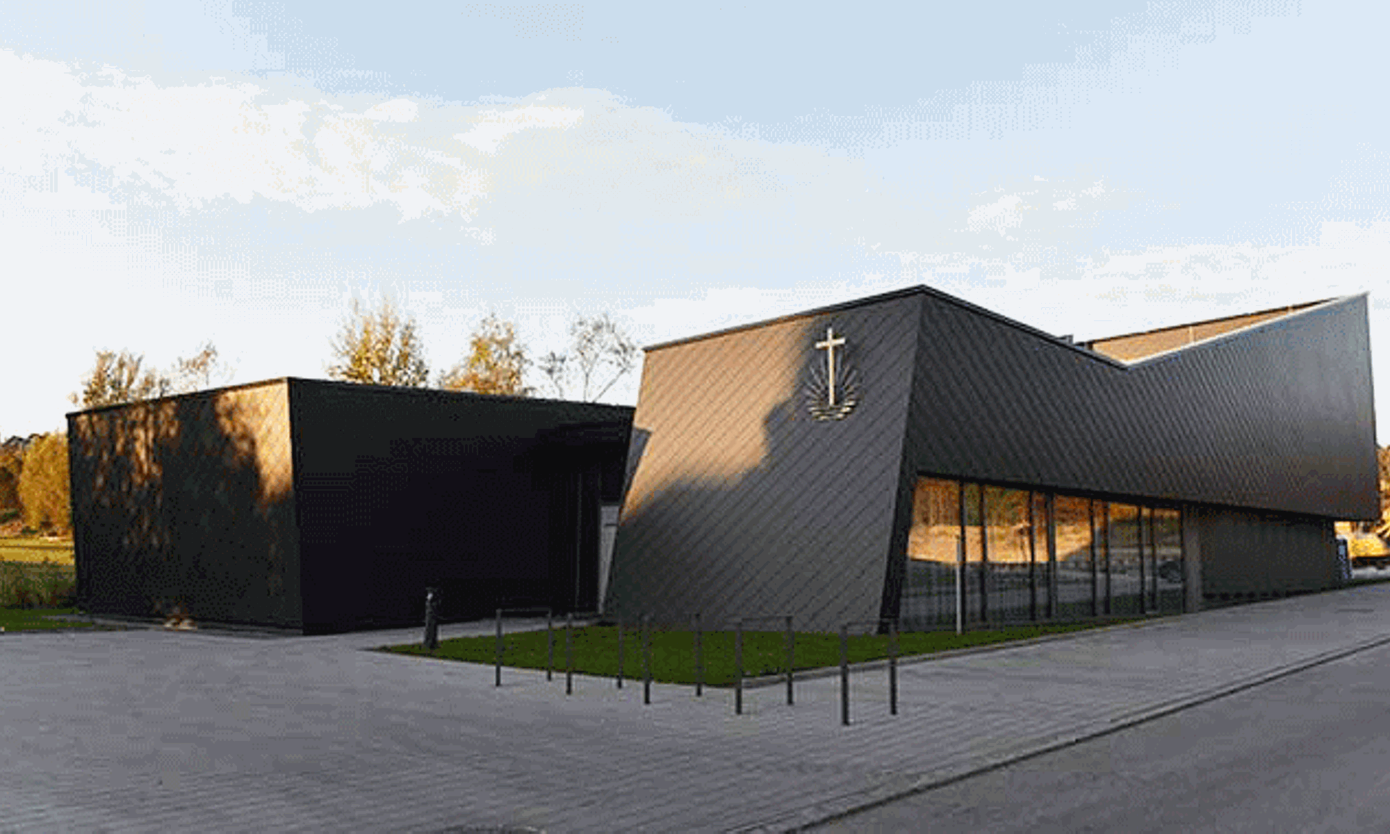 Das neue Kirchengebäude befindet sich am Hildegardring in Überlingen.