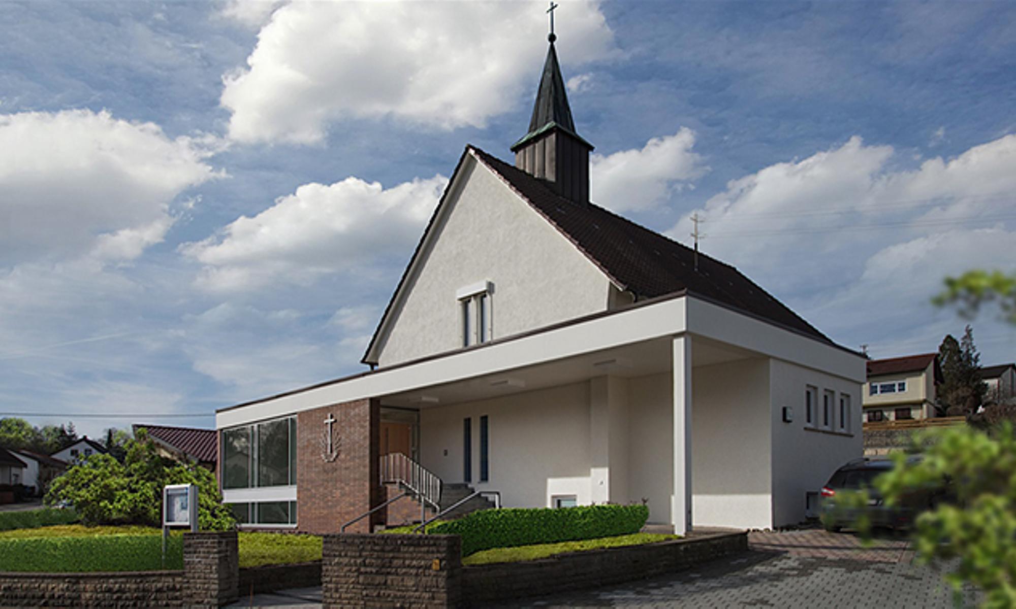 Das modernisierte Kirchengebäude im Wielandweg in Hechingen
