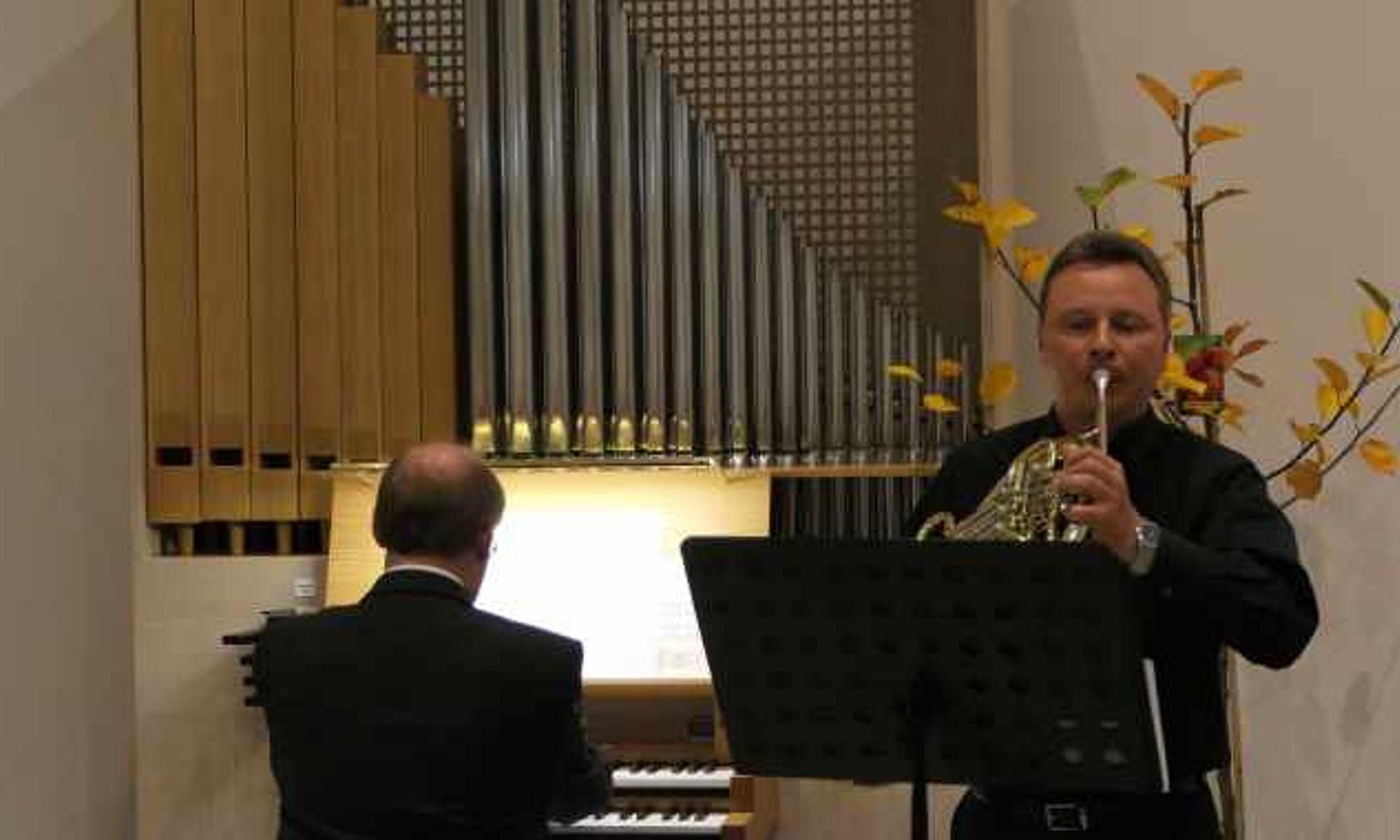 Hornist Uwe Schmid, an der Orgel Andreas Ostheimer