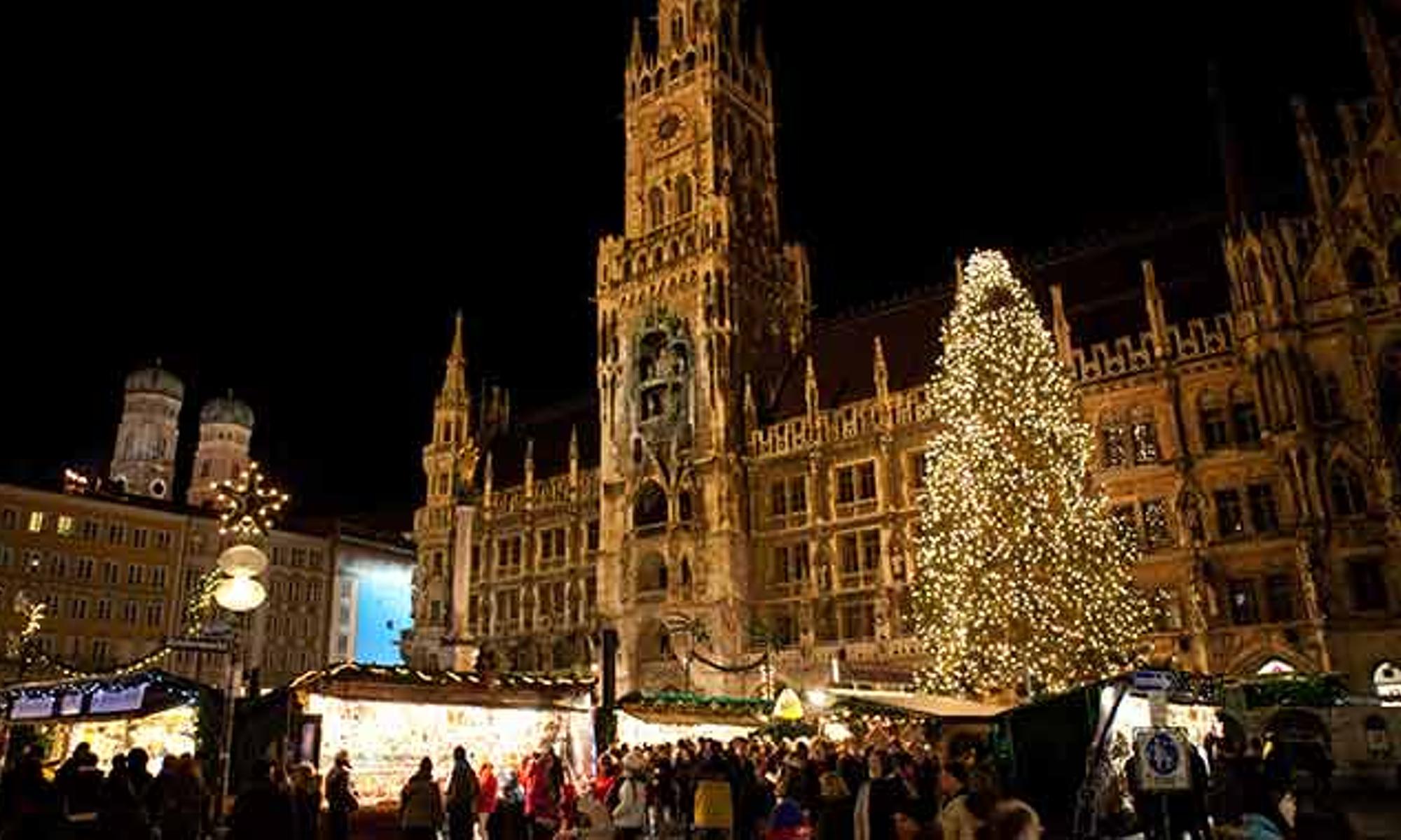 Weihnachtsmarkt vor dem Münchner Rathaus