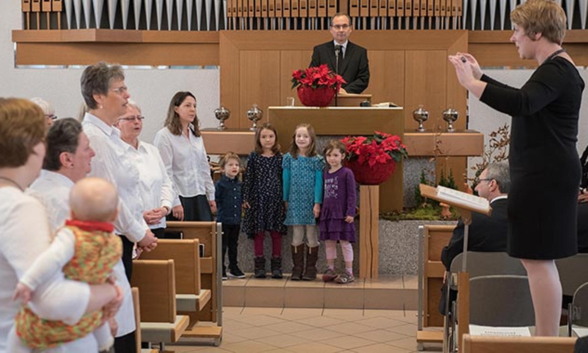 Chor und Kinderchor im Gottesdienst