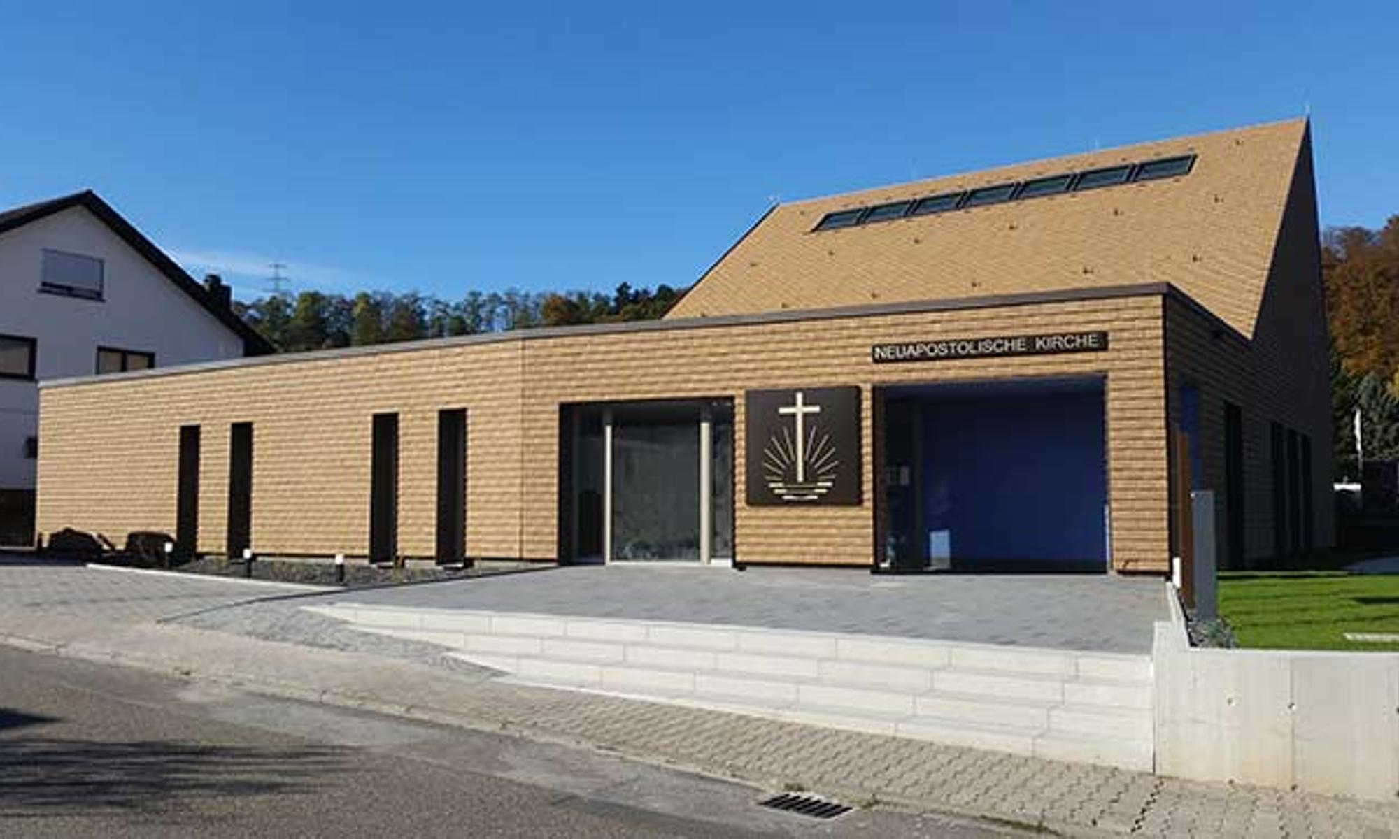 Die neu gebaute Kirche steht am bisherigen Standort