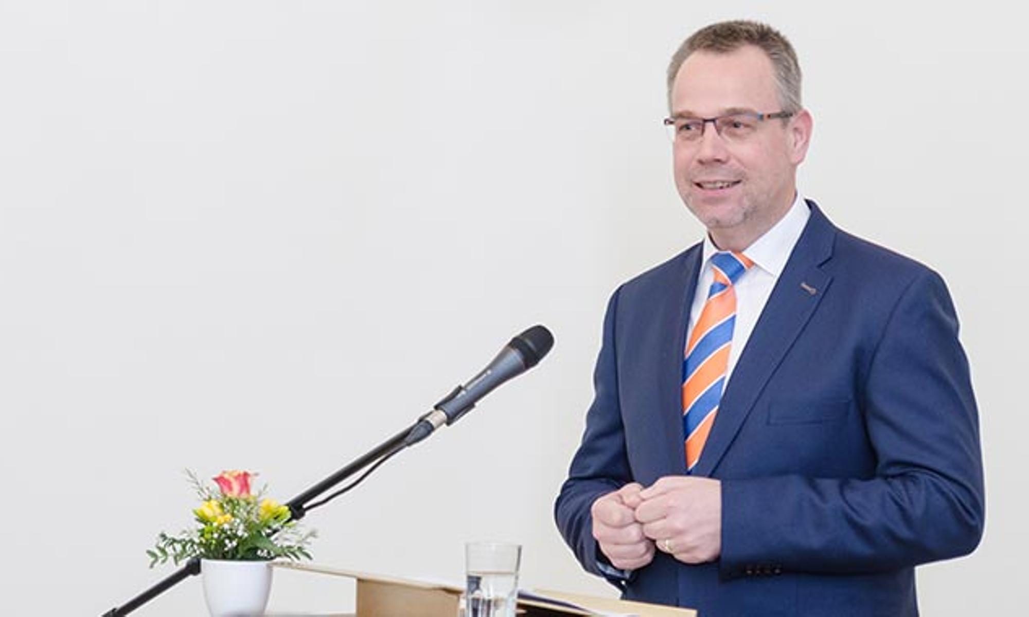 Der Gemeindevorsteher, Bezirksevangelist Olaf Svenson